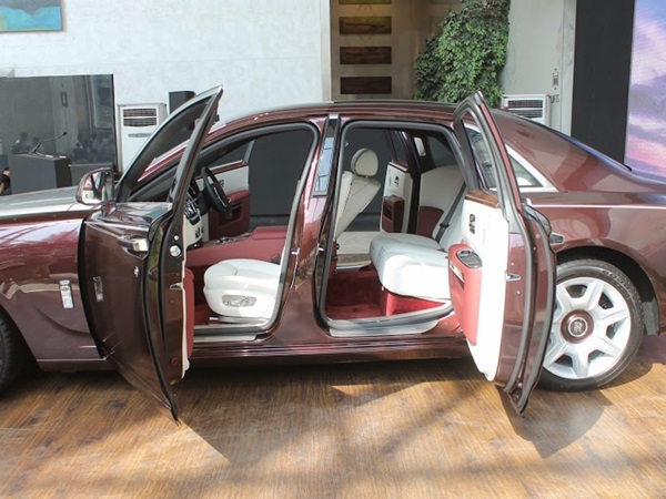  அகல விரியும் கதவுகள் 