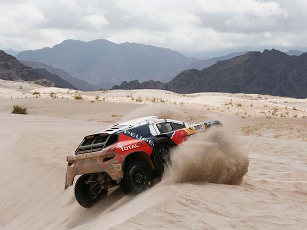 கார் பிரிவில் முன்னிலை;