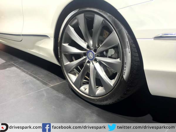 பாதுகாப்பு அம்சங்கள்;