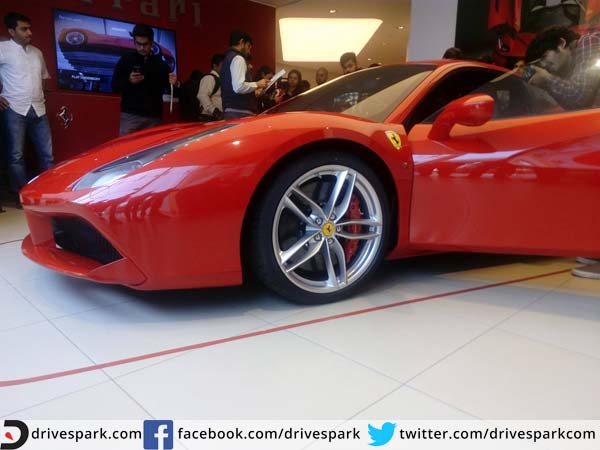 இதர தொடர்புடைய செய்திகள்;