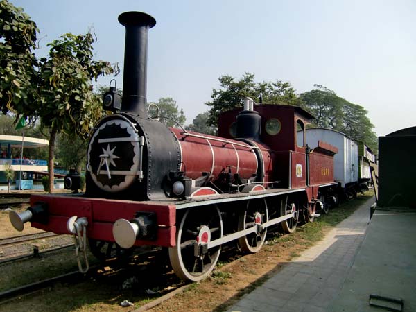 21. நீராவி எஞ்சின்