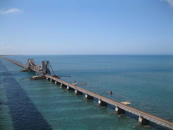 41. நீளமான கடல் ரயில் பாலம்