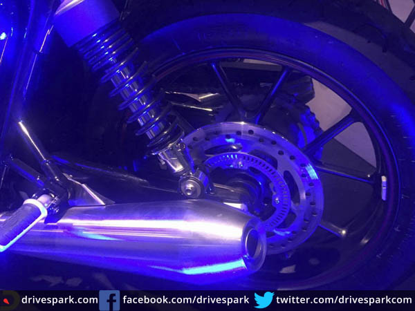 கிடைக்கும் வண்ணங்கள்;