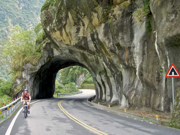 02. டரோகோ கோர்ஜ் சாலை - தைவான்