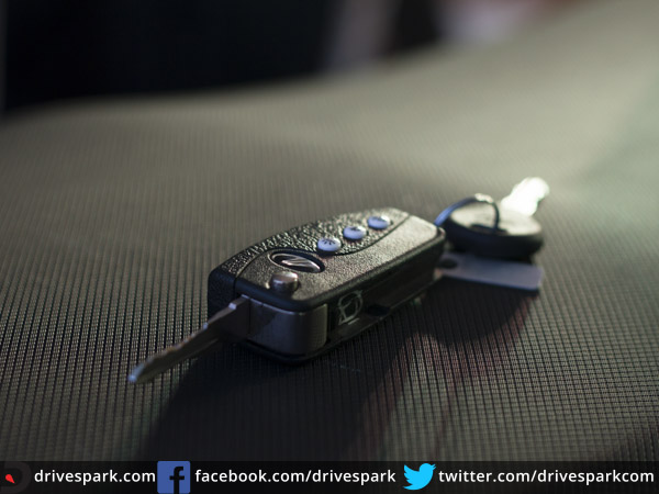 இதர தொடர்புடைய செய்திகள்;