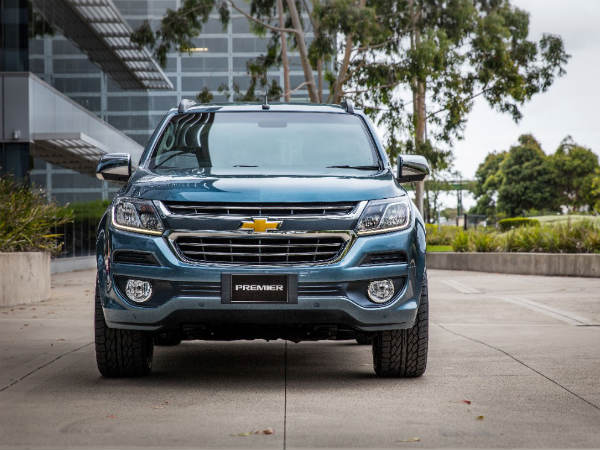 முன்பக்க தோற்றம்;