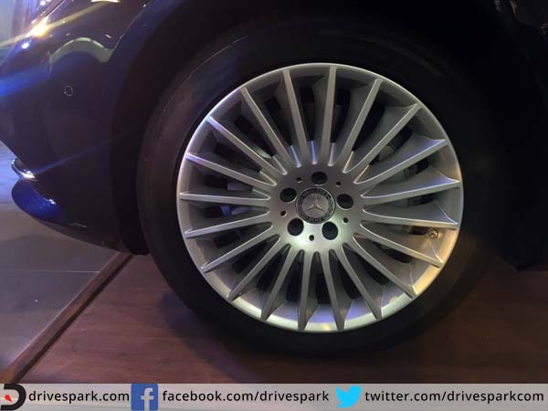 இதர தொடர்புடைய செய்திகள்;