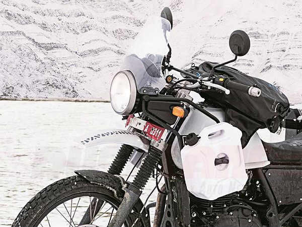 royal-enfield-himalayan-motorcyle-official-accessories-himalayan-jerry-can