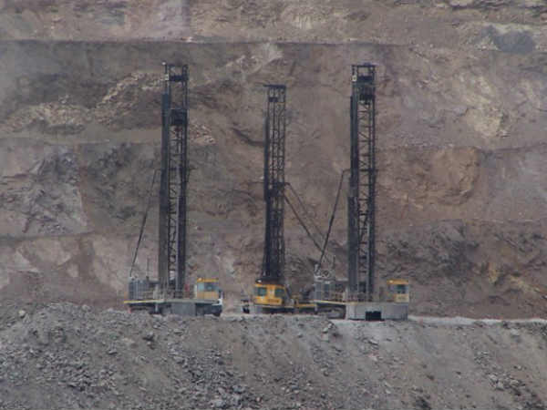  15. போர்வெல் எந்திரம்