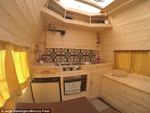 பழைய வேன்