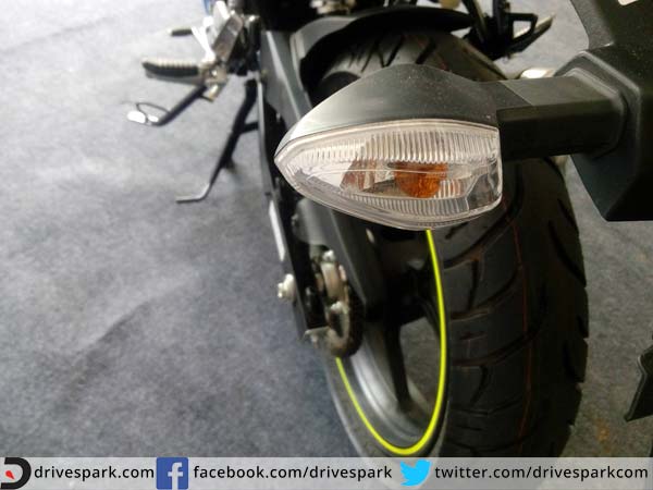 இதர அம்சங்கள்;