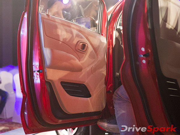 இதர தொடர்புடைய செய்திகள்;