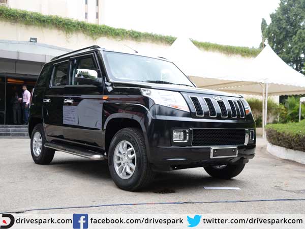 தற்போதைய மஹிந்திரா டியூவி300...