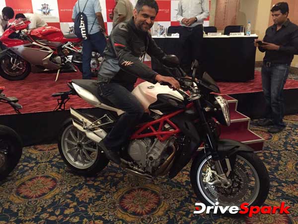 எம்வி அகுஸ்ட்டா ப்ரூடேல் 1090 - இஞ்ஜின்;