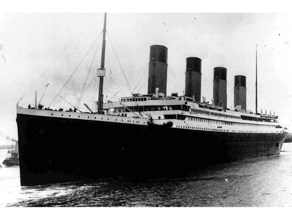 டைட்டானிக் அருகில்