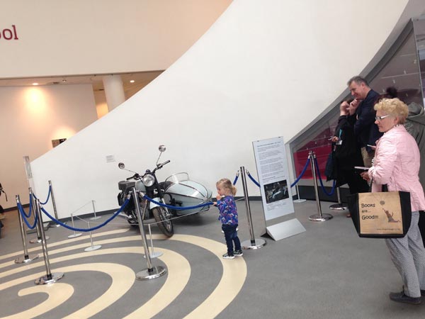 பவர்ஃபுல் மோட்டார்சைக்கிள்