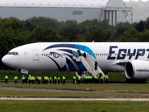 விமான விபத்துகளும், மாயங்களும்... அவற்றின் அவிழாத மர்மங்களும்...!!