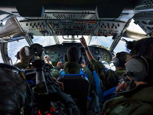 தீப்பிடித்த விமானம்