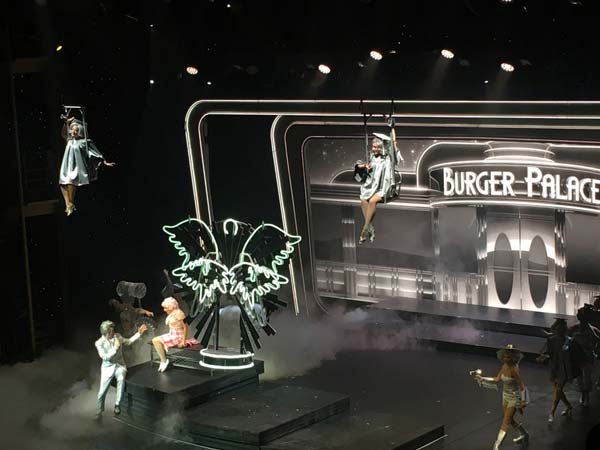 12. நடன இசை நிகழ்ச்சி