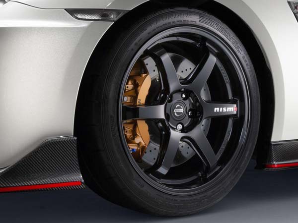 சிறப்பு அம்சங்கள்;