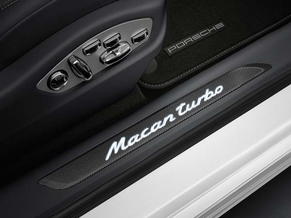 2.0 லிட்டர் போர்ஷே மசான் எஸ்யூவி - கூடுதல் படங்கள்