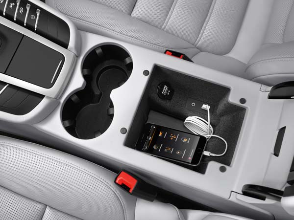 2.0 லிட்டர் போர்ஷே மசான் எஸ்யூவி - கூடுதல் படங்கள்