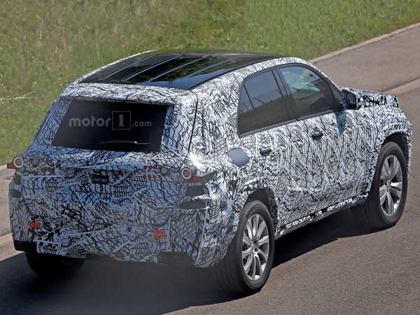 ஸ்பை படங்கள்;