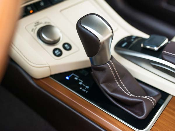 கியர்பாக்ஸ்;