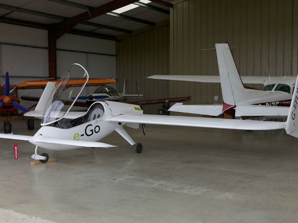  கராஜில் நிறுத்தும் வசதி