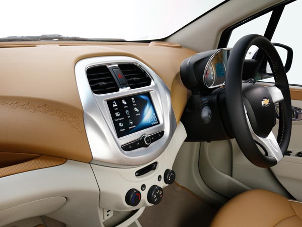 செவர்லே எசென்சியா காம்பேக்ட் செடான் - கூடுதல் படங்கள்