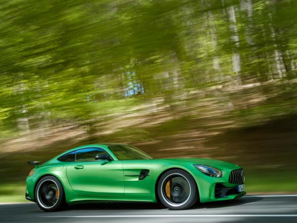 மெர்சிடிஸ் பென்ஸ் ஏஎம்ஜி ஜிடி ஆர் ஸ்போர்ட்ஸ் கார் - கூடுதல் படங்கள்