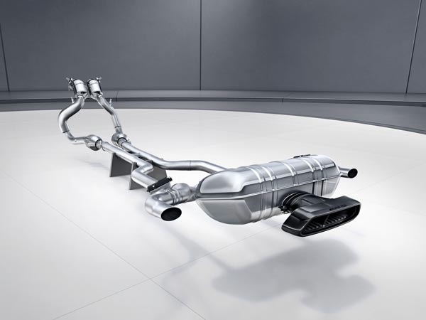 மெர்சிடிஸ் பென்ஸ் ஏஎம்ஜி ஜிடி ஆர் ஸ்போர்ட்ஸ் கார் - கூடுதல் படங்கள்