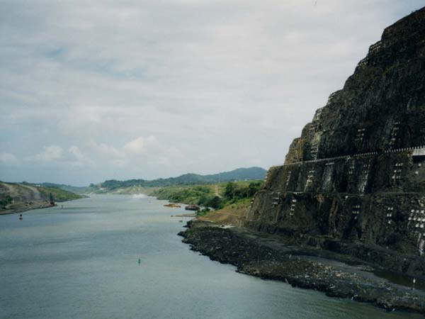 பிரான்ஸிடம் ஒப்படைப்பு