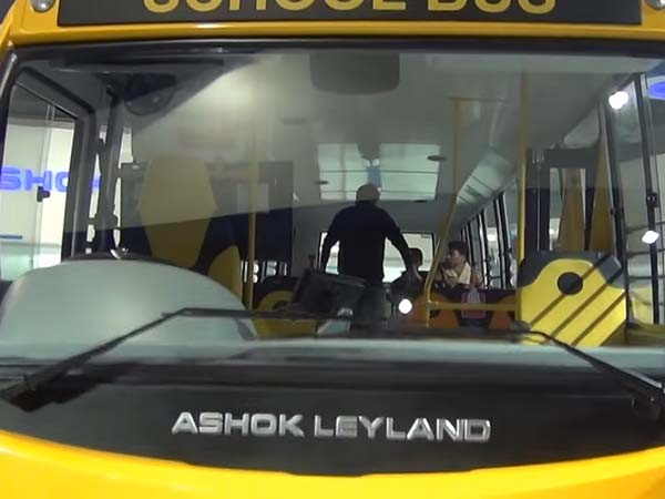 சிறப்பு அம்சங்கள்;