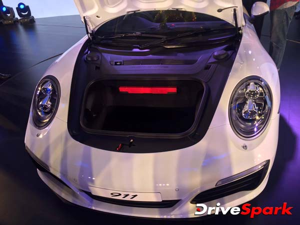 2016 போர்ஷே 911 ஸ்போர்ட்ஸ் கார் - கூடுதல் படங்கள்