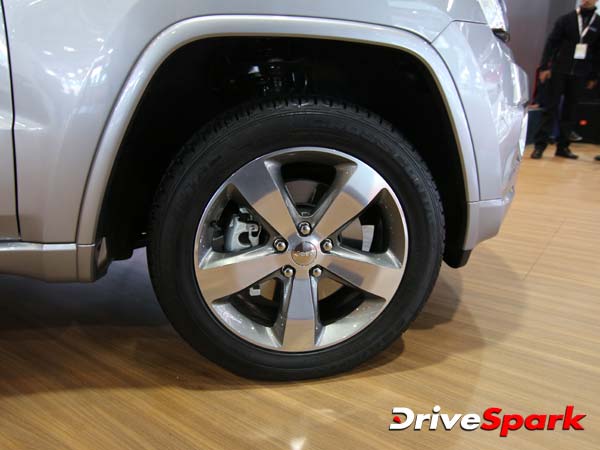 இதர அம்சங்கள்;