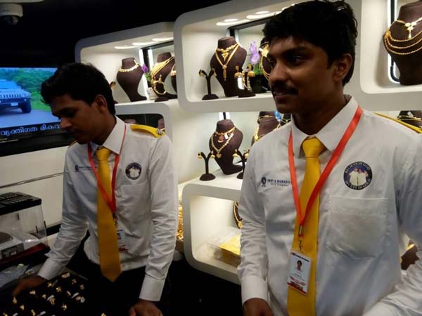 பாதுகாப்பு வசதிகள்