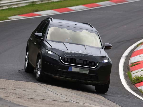 ஸ்பை படங்கள்;