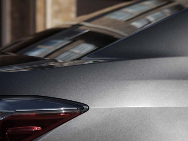 2017 டொயோட்டா கரொல்லா ஆல்டிஸ் செடான் - கூடுதல் படங்கள்