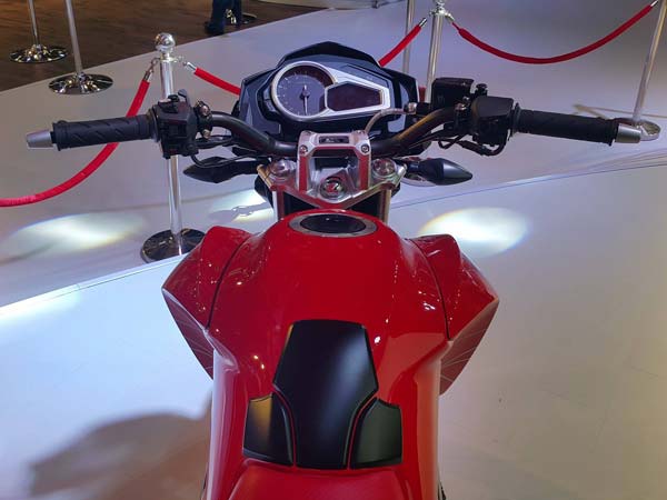 கியர்பாக்ஸ்;