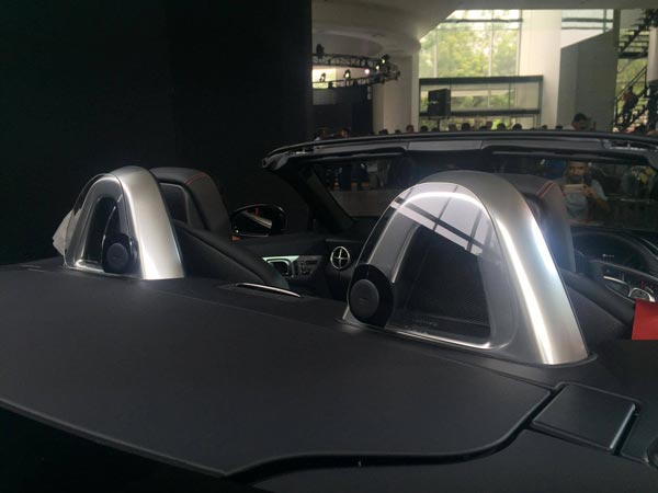 மெர்சிடிஸ் எஸ்எல்சி 43 ஏஎம்ஜி - கூடுதல் படங்கள்