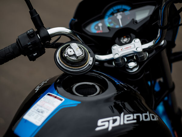 சிறப்பு அம்சங்கள்;