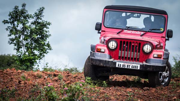 தார் எஸ்யூவி