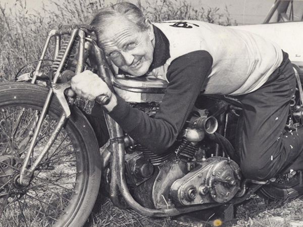 நிஜ ஹீரோ