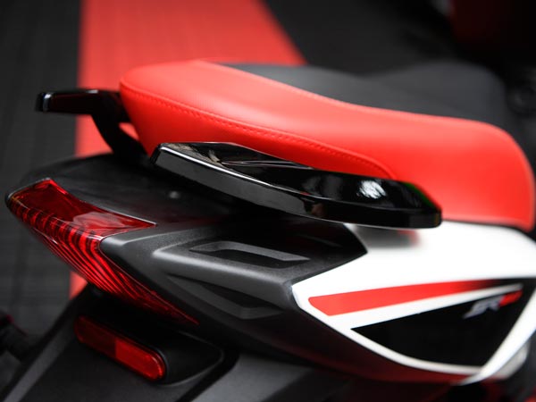 இதர தொடர்புடைய செய்திகள்;