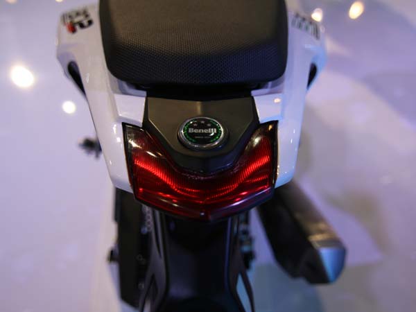 பெனெல்லி டொர்னேடோ 302 மோட்டார்சைக்கிள் - கூடுதல் படங்கள்