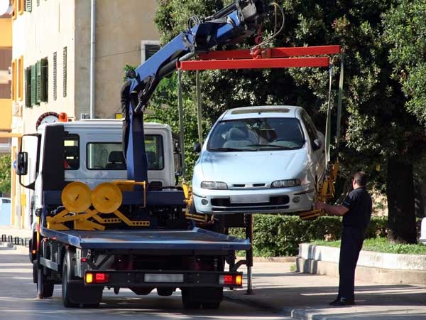  காரை எடுத்துச் சென்றால்...