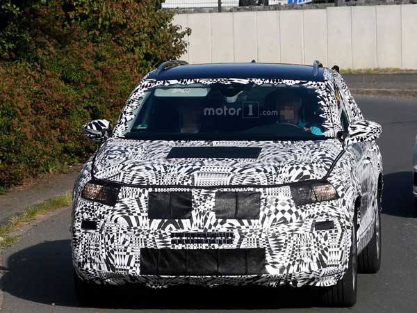 ஃபோக்ஸ்வேகன் போலோ காம்பேக்ட் எஸ்யூவி...