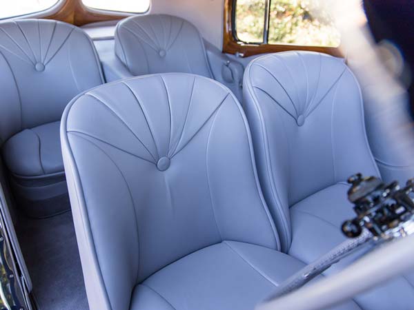 மாண்டரே கார் வீக் திருவிழாவில் இமாலய விலைக்கு ஏலம் போன டாப் - 10 கார்கள்!!