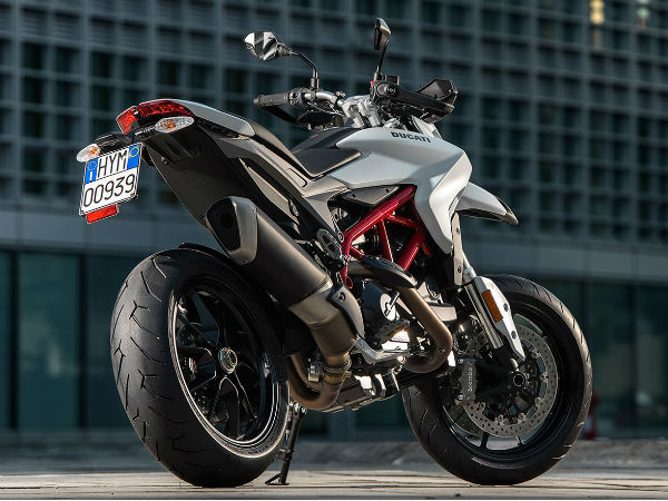 மோட்கள்;